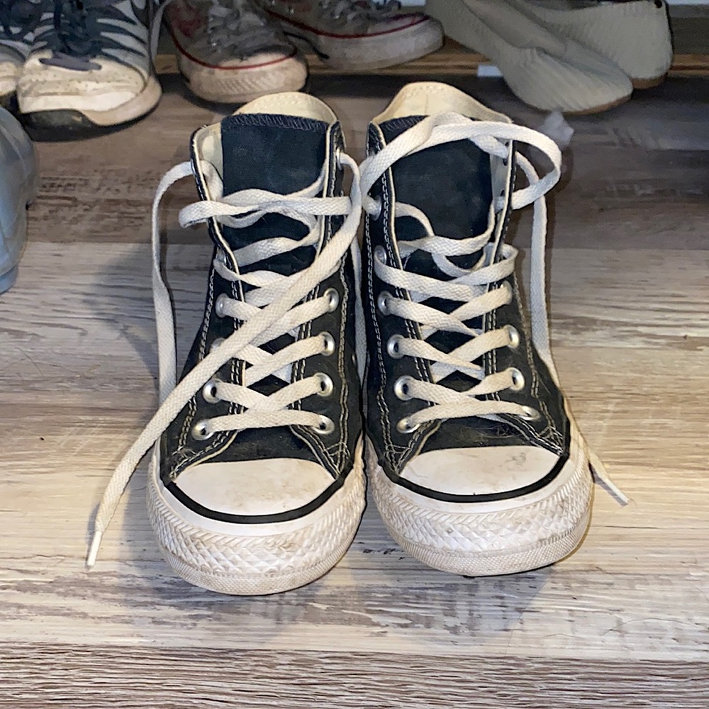 Black converse
